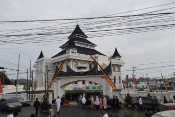Sebagian warga Bukittinggi rayakan Idul Fitri 1447 Hijriah pada Jumat