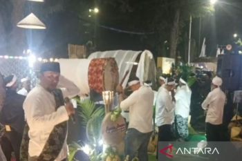 Meriah! Ribuan Warga Padati Festival Dulag di Depan Gedung Sate