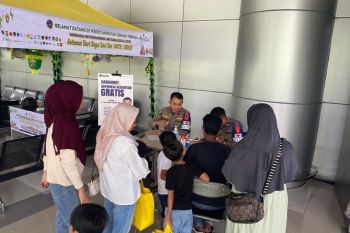 Polda-Sulteng berikan pemeriksaan kesehatan gratis bagi pemudik