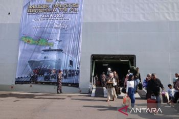 TNI AL berhasil antar pemudik ke Surabaya dengan kapal perang