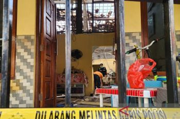 Labfor Polda Jateng olah TKP ledakan di Semarang