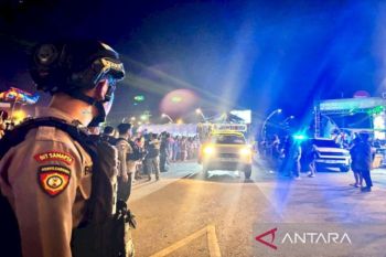 371 personel kepolisian mengamankan pawai malam takbir di Kota Kupang
