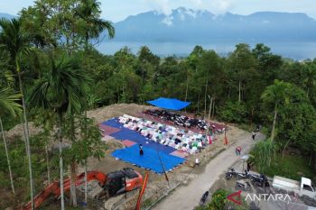 Khatib ajak warga korban bencana usir kesedihan saat momen Lebaran