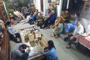 Warga Palembang jaga tradisi umpak-umpakan usai shalat Idul Fitri