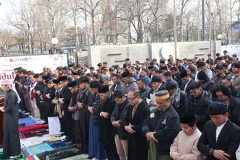 Ratusan WNI salat Idul Fitri di KBRI Beijing