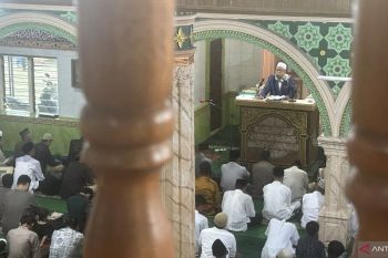 Khatib Shalat Idul Fitri jadikan banjir di Agam sebagai materi khutbah