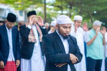 7 DKM bersatu selenggarakan Sholat Idul Fitri di jalan Yasmin Raya Bogor