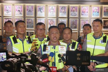 Polri terapkan one way guna urai kepadatan puncak arus balik Lebaran