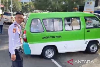 Dishub Bogor lakukan penyekatan di Simpang Gadog larang angkot masuk Puncak