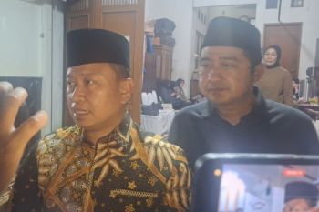 Wali Kota Depok sambut hangat warga silaturahmi Lebaran di kediamannya
