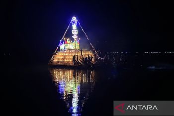 Festival rakik-rakik di Maninjau digelar sebagai obat pascabencana