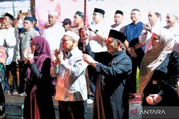 Bupati HST lepas puluhan rombongan pawai takbiran Idul Fitri 1447 H