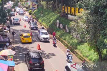 Arus balik wisata Lembang diprediksi terjadi Senin petang ini