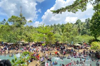 Wisata Way Tebing Cepa ramai dikunjungi masyarakat saat libur Lebaran