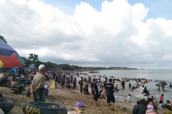 Hindari macet jalur Anyer, wisatawan pilih berangkat dini hari