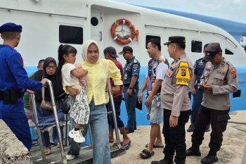 Arus balik, ribuan penumpang padati Pelabuhan Pangkalbalam pada H+4 Lebaran