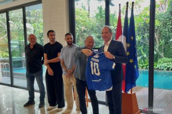 Dubes Penone ingin semakin banyak pesepak bola Prancis merumput di RI
