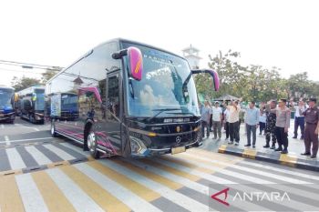 Plt Wali Kota Madiun berangkatkan tujuh bus program balik gratis Lebaran 2026