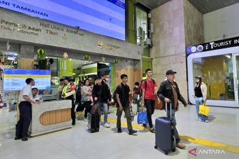 Pemilir kembali ke Jakarta lebih awal, antisipasi kehabisan tiket KA