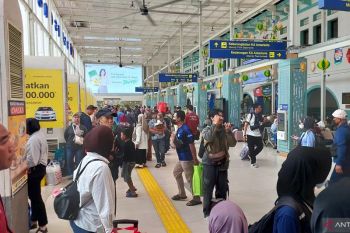 Arus balik membludak, 53 ribu penumpang padati KA Jakarta dalam sehari