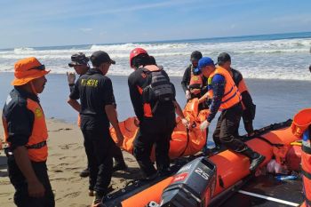Basarnas: Nelayan hilang terseret ombak di Pantai Suwuk ditemukan meninggal dunia