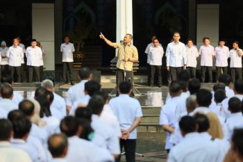 Gubernur Jateng minta ASN jangan kendor layani masyarakat usai Lebaran