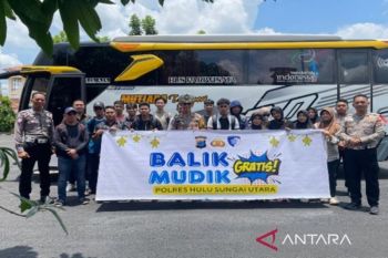 Ditlantas Polda Kalsel fasilitasi arus balik 256 pemudik ke Banjarmasin