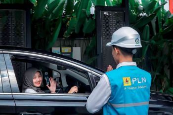 Mudik tenang dengan mobil listrik, Dinda rasakan kemudahan SPKLU PLN