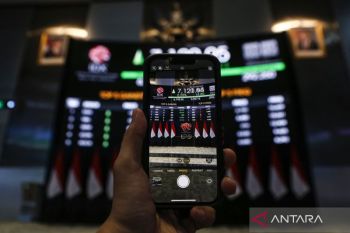 IHSG Jumat ini dibuka menguat 38,90 poin