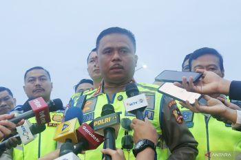Tinjau ruas Tol Trans Jawa, Kakorlantas sebut lalin masih padat