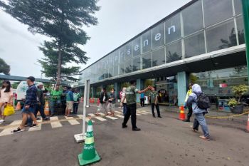 Kedatangan penumpang di Stasiun Pasar Senen masih tinggi