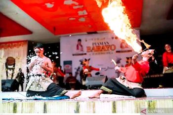 Pemkot Pariaman tampilkan atraksi budaya tradisional saat Lebaran
