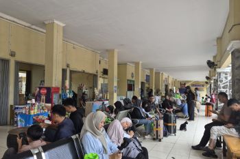 Penumpang arus balik di Terminal Alam Barajo Jambi dominasi tujuan Pulau Jawa