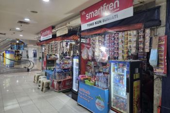 Pedagang di Terminal Pulo Gebang raup untung di tengah arus mudik