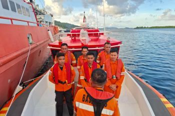 KM Anaya terbakar di perairan Maluku