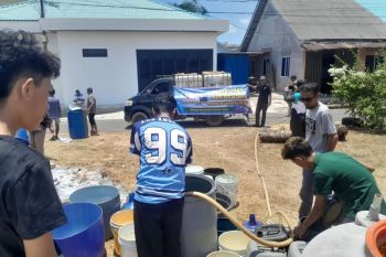Kemarau panjang, Pemkab Bintan salurkan 150 ton air bersih untuk warga