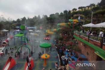 Wisatawan ramai kunjungi wisata air panas Darajat Pass di Garut