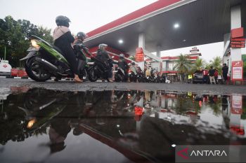 Pengamat: Perlu percepatan kendaraan listrik antisipasi harga minyak