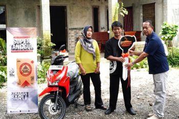 Semen Gresik apresiasi tukang bangunan melalui program Tukang Hebat dengan hadiah utama tiga unit motor matic