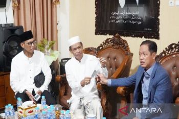 ULM Rector introduces Student Waste Sorting program to Minister Hanif