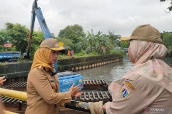 Jakbar tindak tegas pemilik bangunan di saluran air Tegal Alur