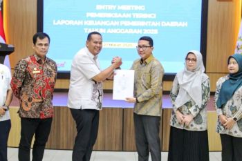 Wako Pariaman serahkan LKPD 2025 ke BPK Perwakilan Sumbar