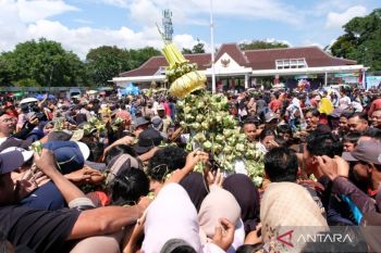 Tradisi Gerebeg Ketupat simbol erat hubungan Pemkab Magelang dan masyarakat