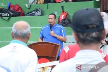 100 peserta ikuti pertandingan Tenis Eksekutif Pariaman 2026