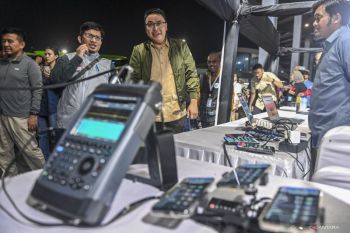 Di Bakauheni, Wamenkomdigi dengar aspirasi pemilir dan petugas siaga