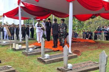 Menhan Sjafrie Sjamsoeddin pimpin pemakaman militer Juwono Sudarsono di Kalibata