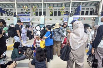KAI: 18.753 penumpang padati Stasiun Pasar Senen pada Minggu