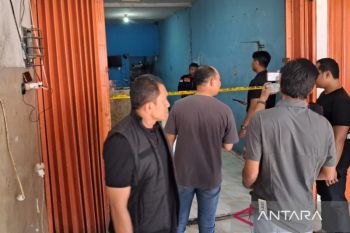 Kronologi bos ayam geprek di Bekasi temukan mayat dalam freezer