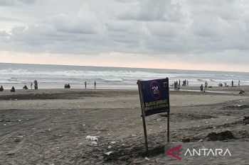 Pantai selatan Cianjur masih ramai dikunjungi wisatawan