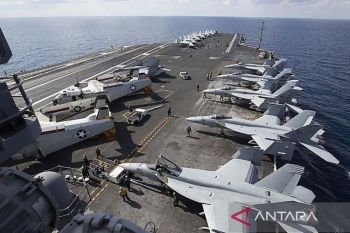 Hindari serangan Houthi, kapal induk AS kitari Afrika menuju Timteng